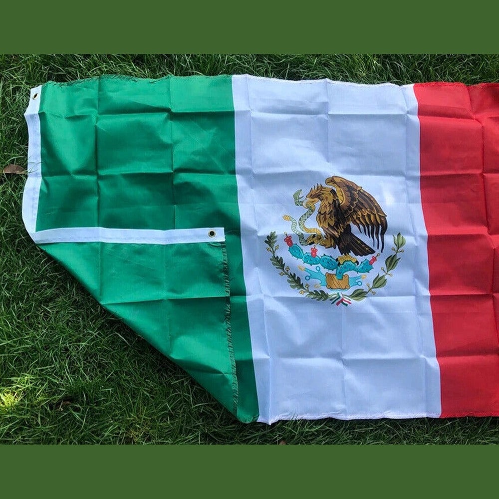 The National Flag of Mexico 3 ft x 5 ft NEW! Home & Garden:Yard, Garden & Outdoor Living:Décor:Flags Style Your Walls